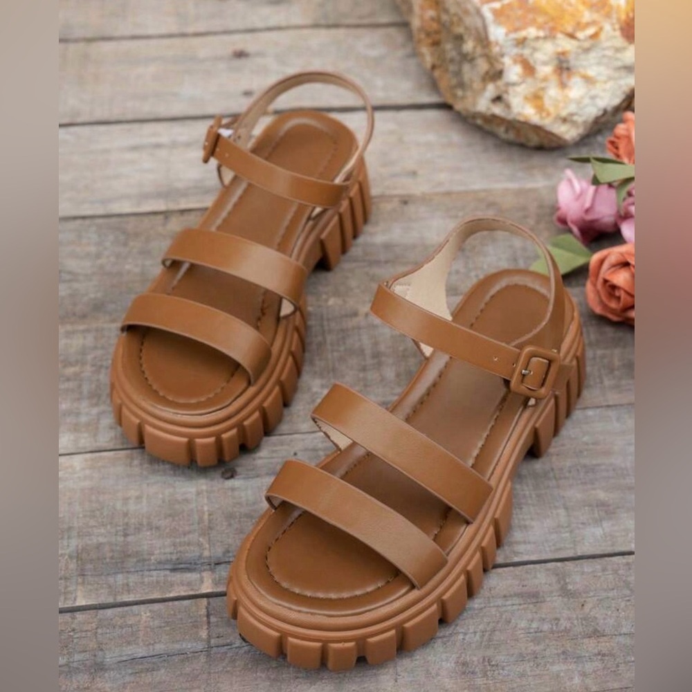 Chunky sandals